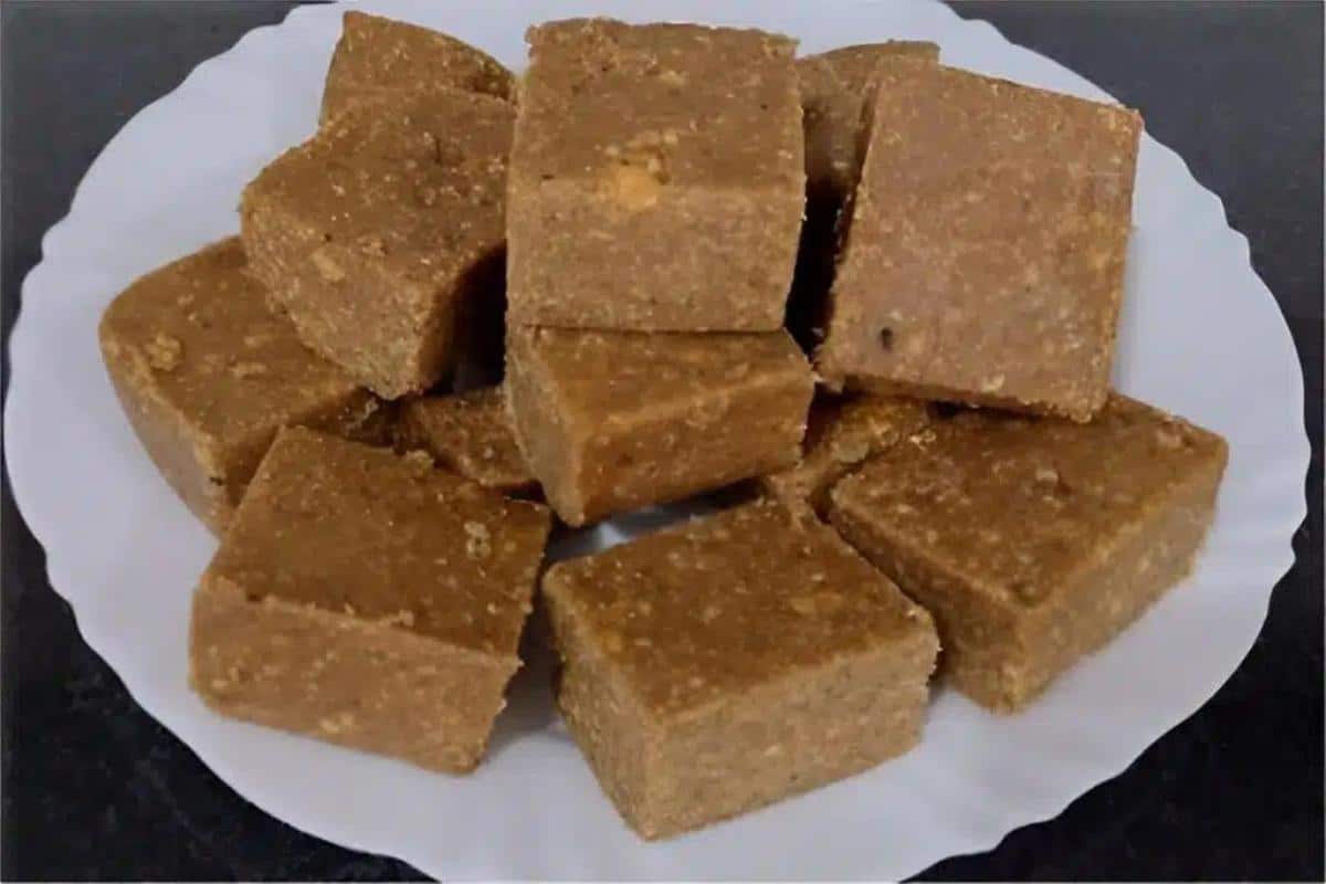 Paçoca caseira feita com poucos ingredientes que fica deliciosa