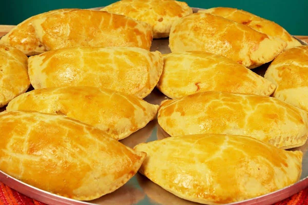 Pastel de forno com uma massa super especial e fácil de preparar que você adorar fazer e experimentar