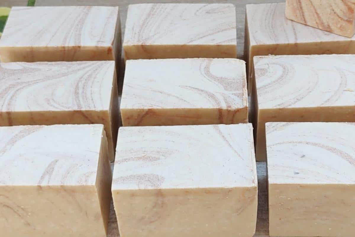 Receita de sabão caseiro que espuma bastante e limpa de verdade