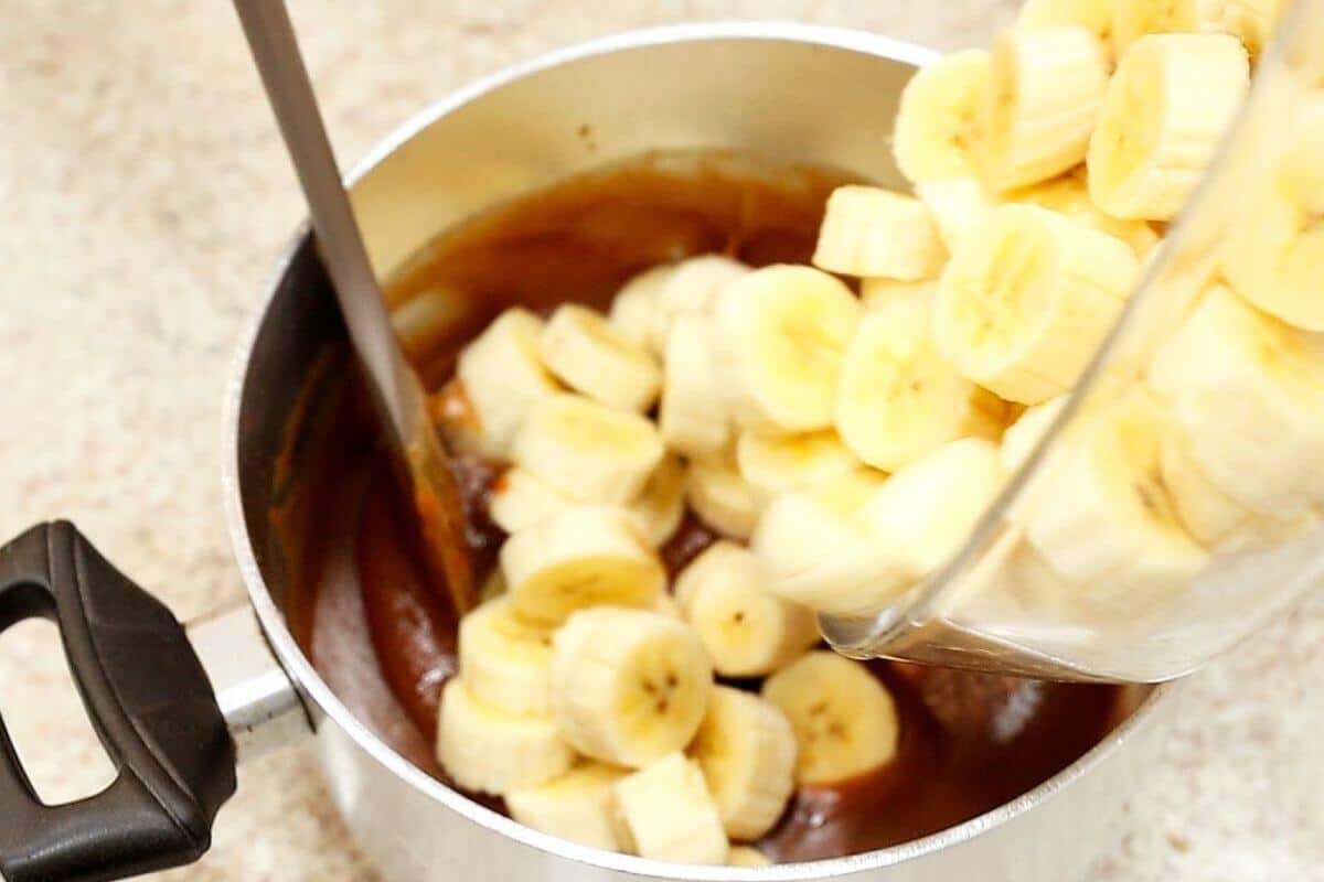 Sobremesa de banana com caramelo barata de fazer que leve e saborosa