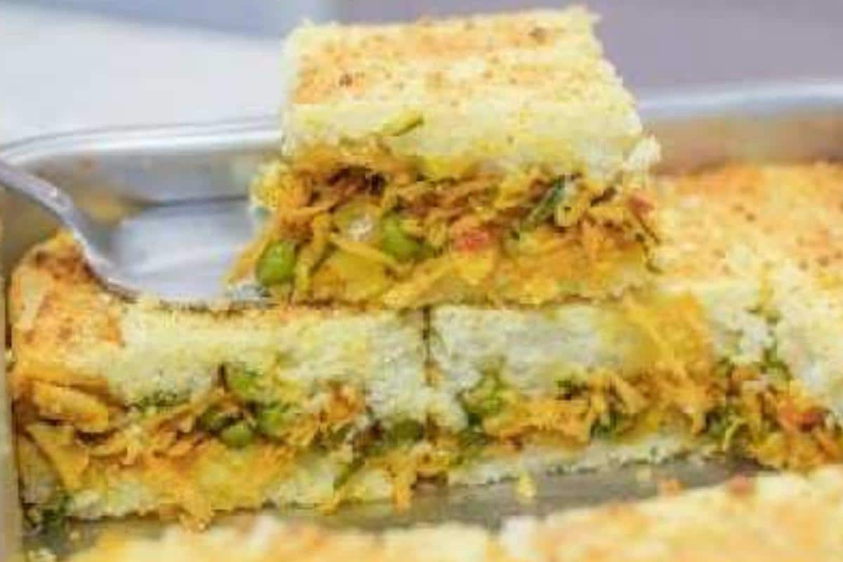 Receita de torta de frango econômica que não precisa colocar trigo na massa