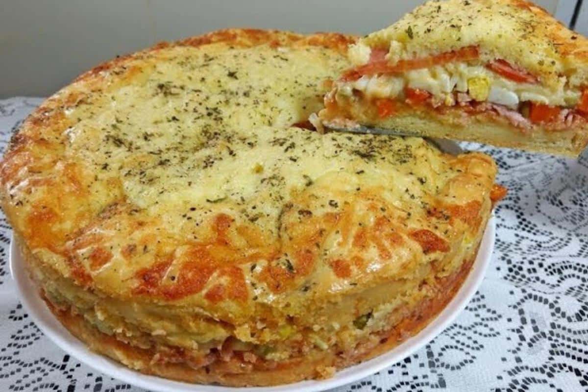 Torta portuguesa muito saborosa com bastante recheio e fácil de fazer