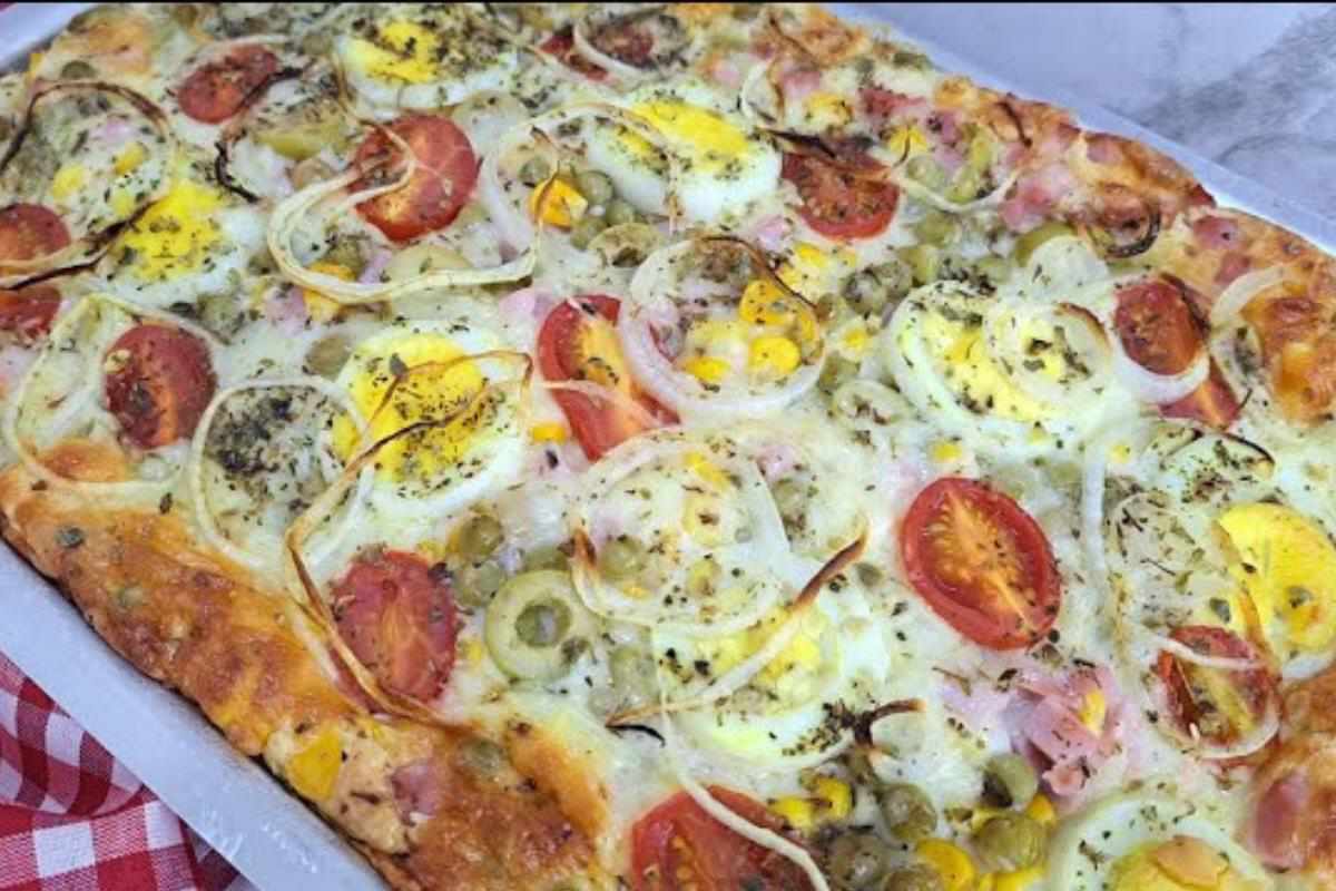 Torta portuguesa de liquidificador para substituir a pizza do final de semana