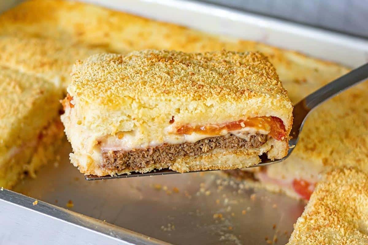 Torta salgada de hambúrguer todo mundo vai ficar querendo mais um pedaço