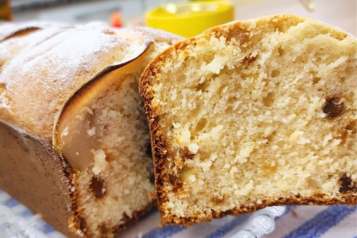 Bolo de creme de leite super fofinho e macio para servir no lanche da tarde