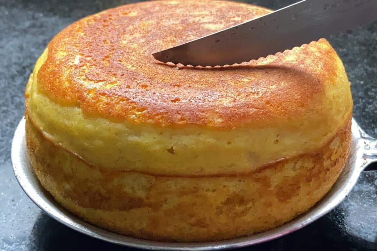 Bolo de frigideira sem farinha de trigo que não vai leite nem açúcar