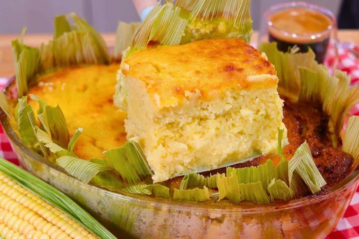 Bolo de milho cremoso que parece pamonha e não leva farinha de trigo