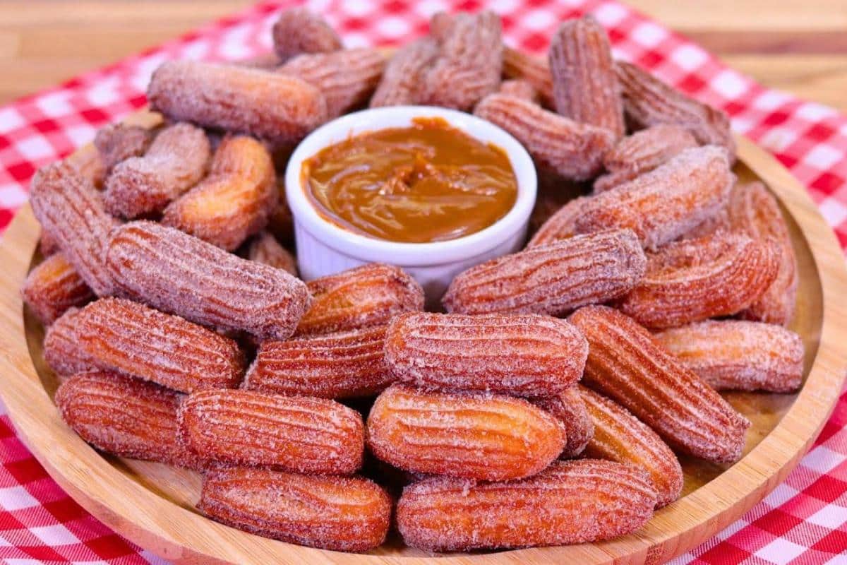 Churros caseiro bem macio e fácil que dá vontade de comer toda semana