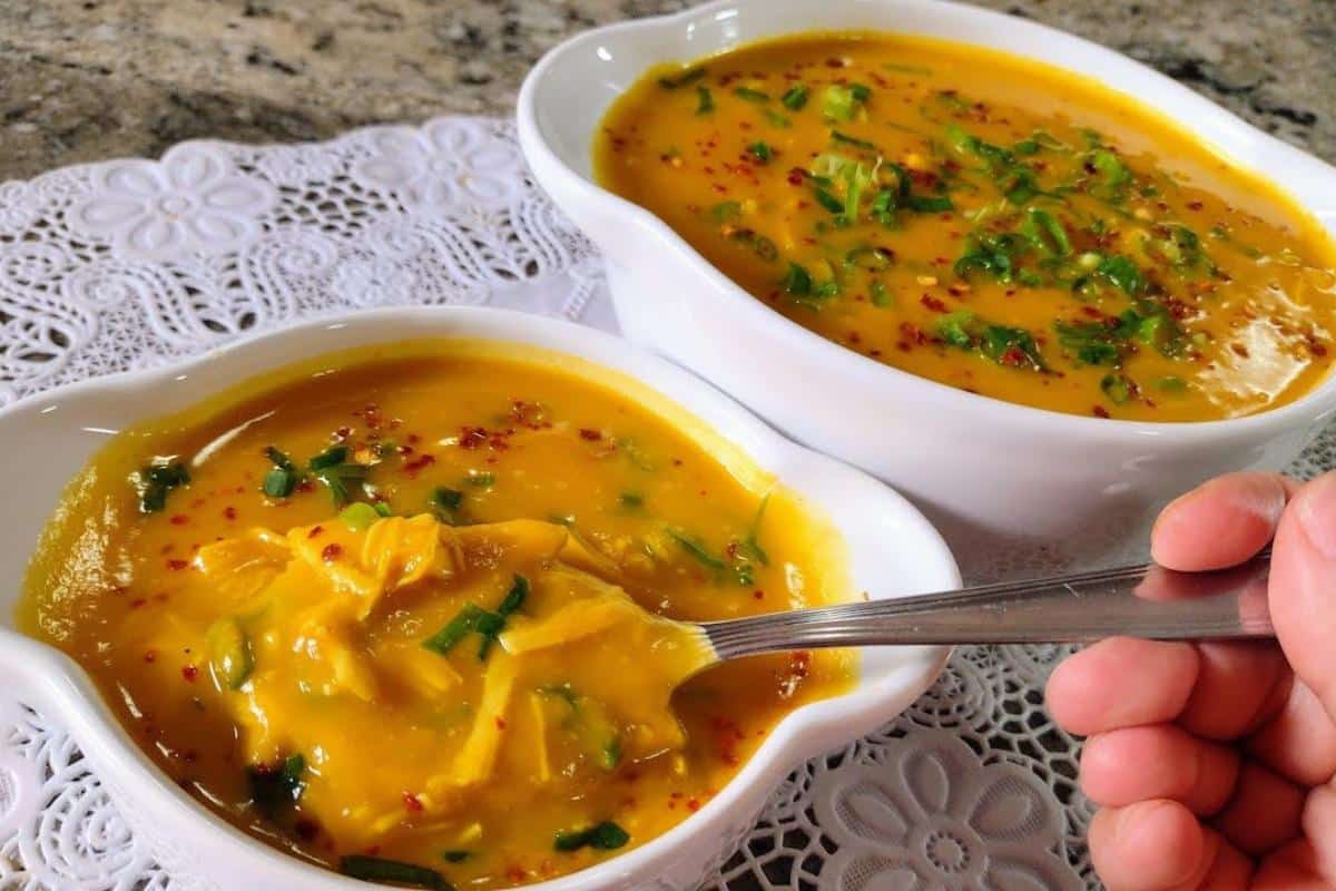 Receita saborosa de sopa detox para emagrecer e continuar comendo bem