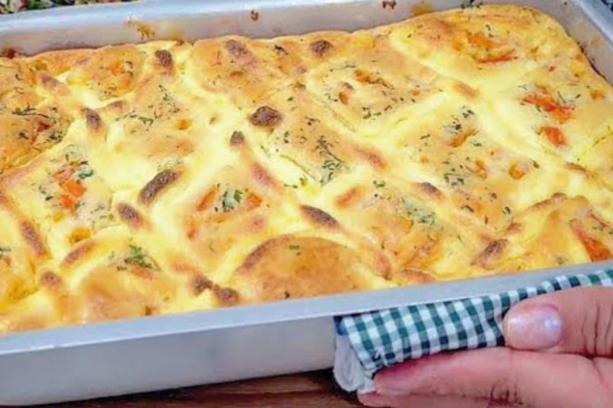Torta de liquidificador com uma massa perfeita e recheio suculento