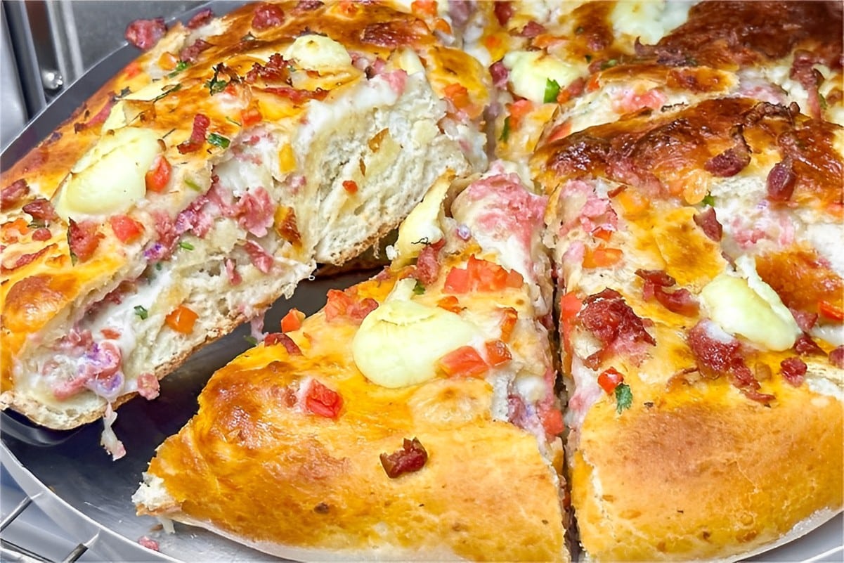 Torta salgada recheada feita com massa de padaria depois que fiz nunca mais pedi pizza
