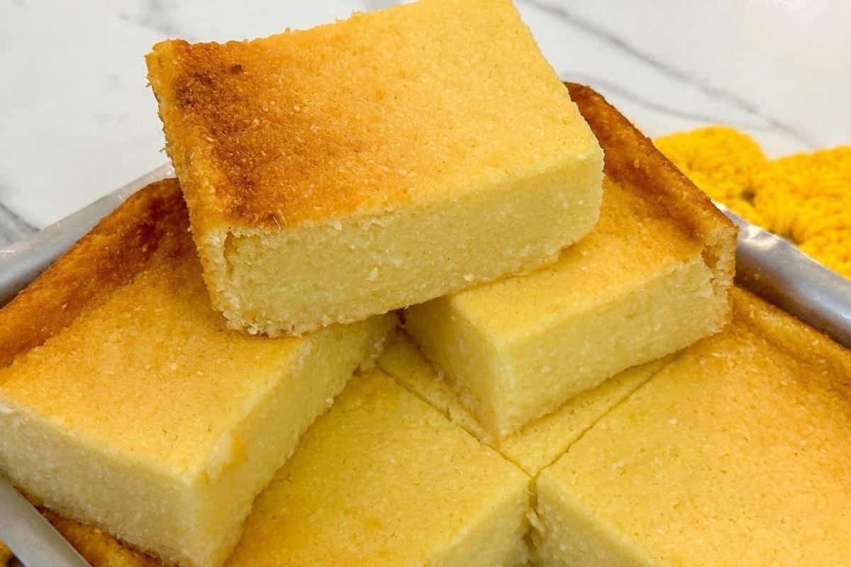 Bolo cremoso de mandioca com coco delicioso e sem farinha de trigo