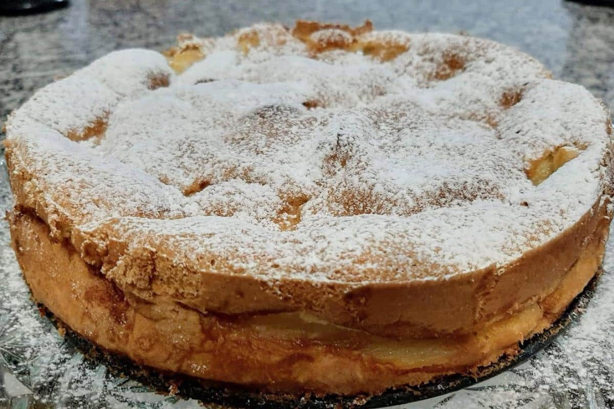 Bolo de maçã delicioso que não precisa de fermento e só vai 4 ingredientes