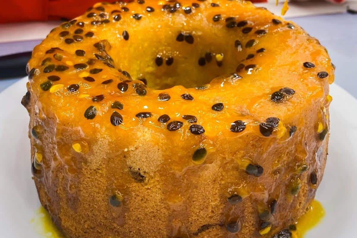 Bolo de maracujá surpreendente que todo mundo vai adorar essa novidade no café da tarde