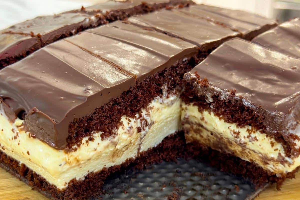Bolo marido gelado que já sai recheado do forno e todo mundo pede mais um pedaço
