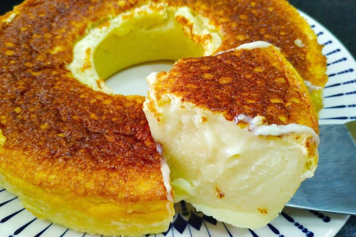 Bolo mole de leite muito cremoso que desmancha na boca
