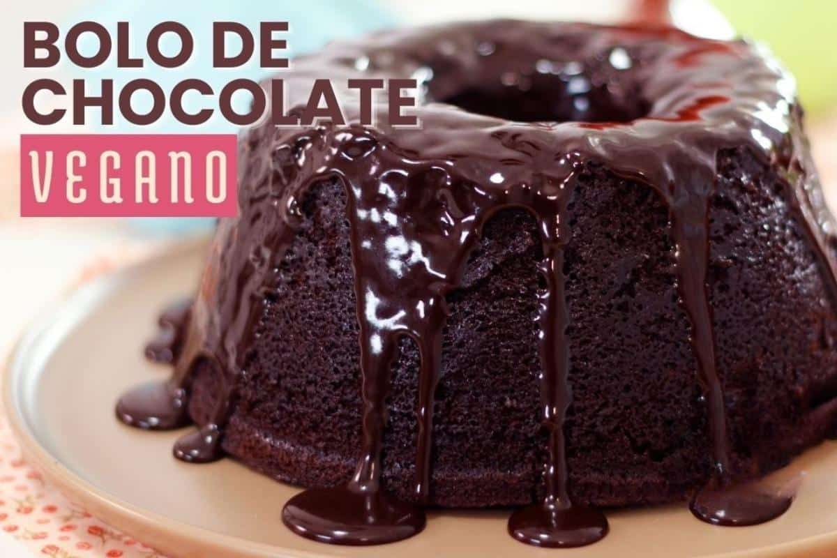 Bolo vegano de chocolate que surpreende todo mundo que experimenta