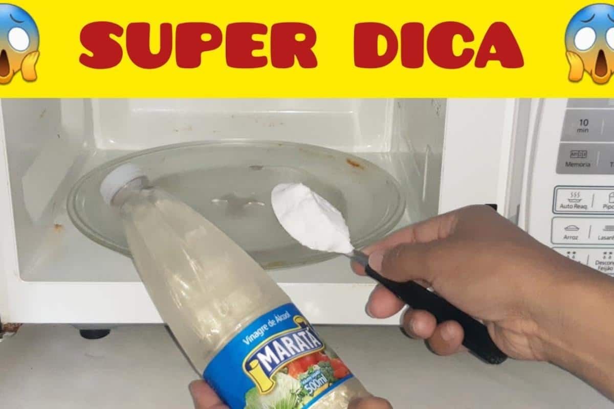 Como limpar microondas por dentro de um jeito super prático e rápido