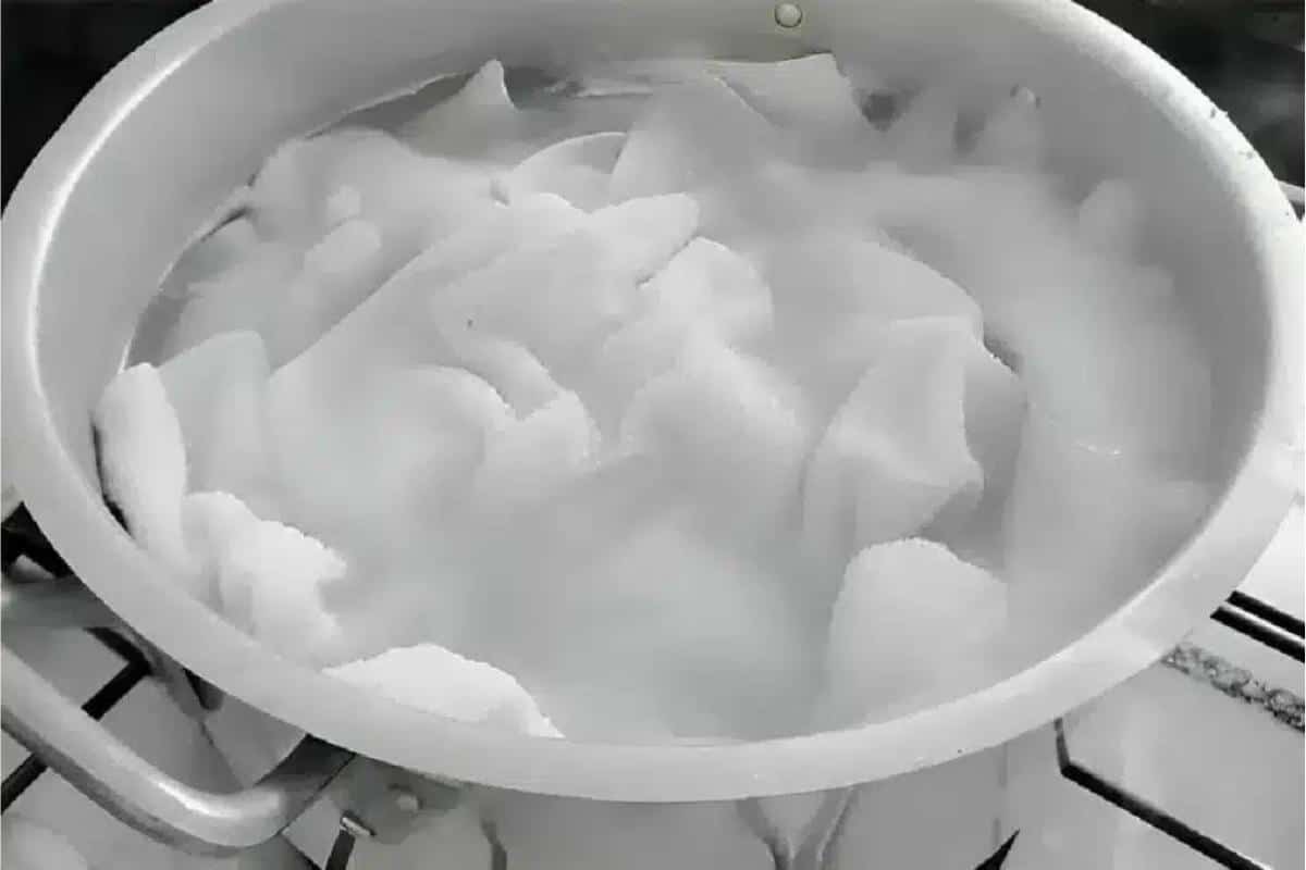 Dica para tirar amarelado das roupas brancas sem precisar deixar de molho o dia todo