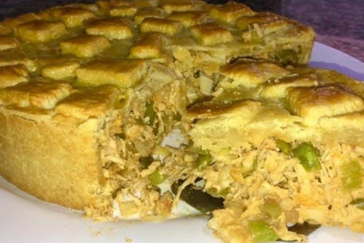 Receita de massa de empadão de frango sem defeitos que desmancha na boca