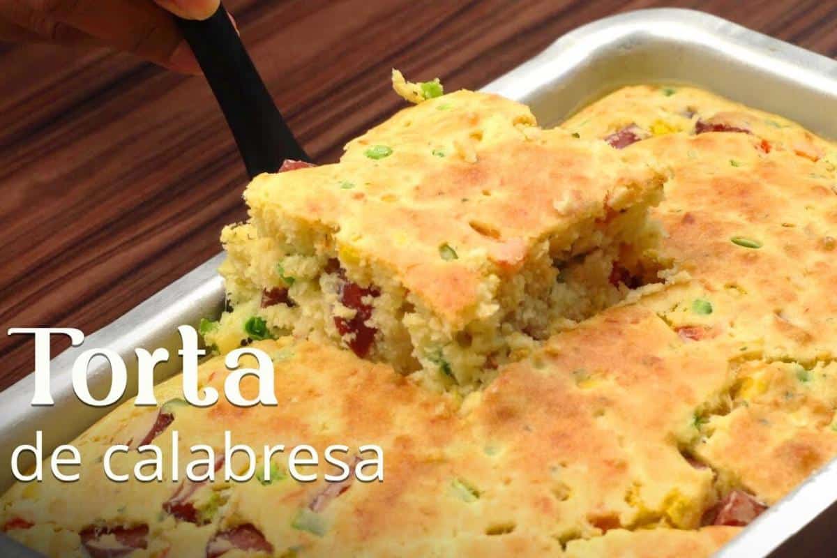 Torta de calabresa super saborosa e uma massa especial que desmancha na boca