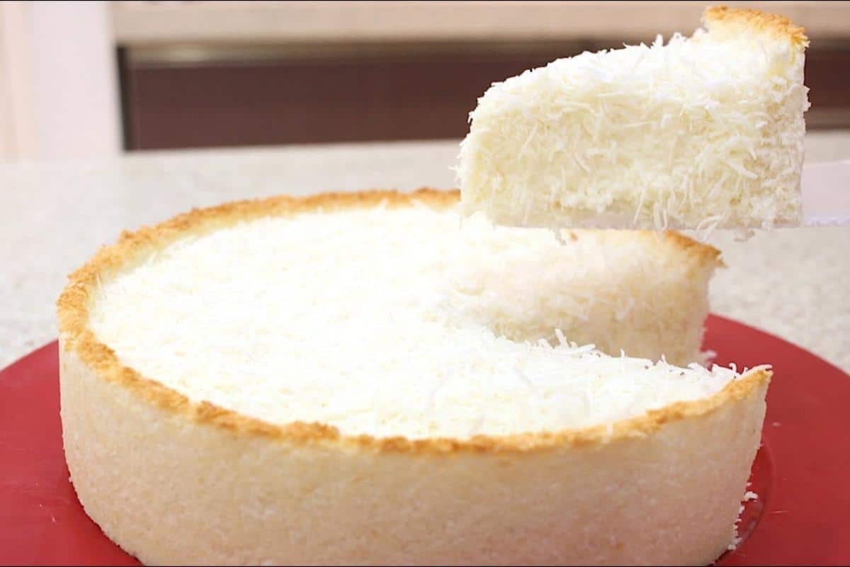Torta de coco que fica divina e você não pode deixar de fazer na sua casa
