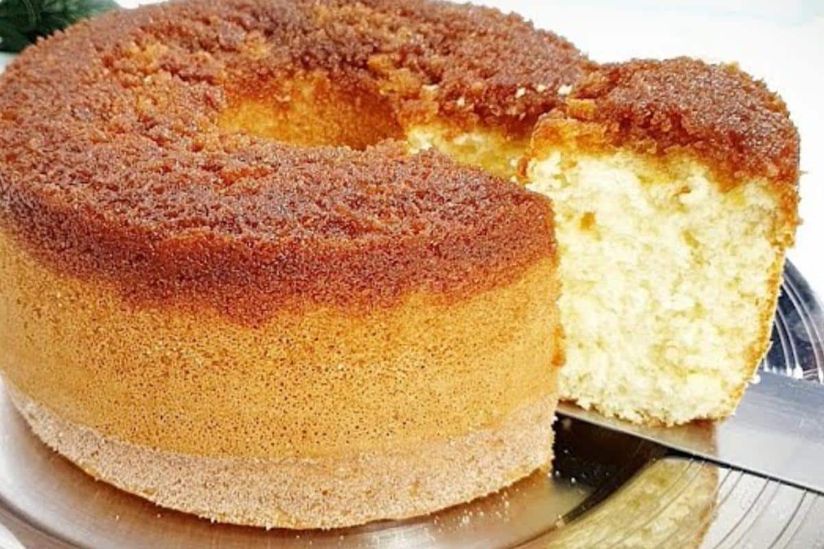 Bolo caçarola mineira fofinho e molhadinho perfeito para o chá da tarde