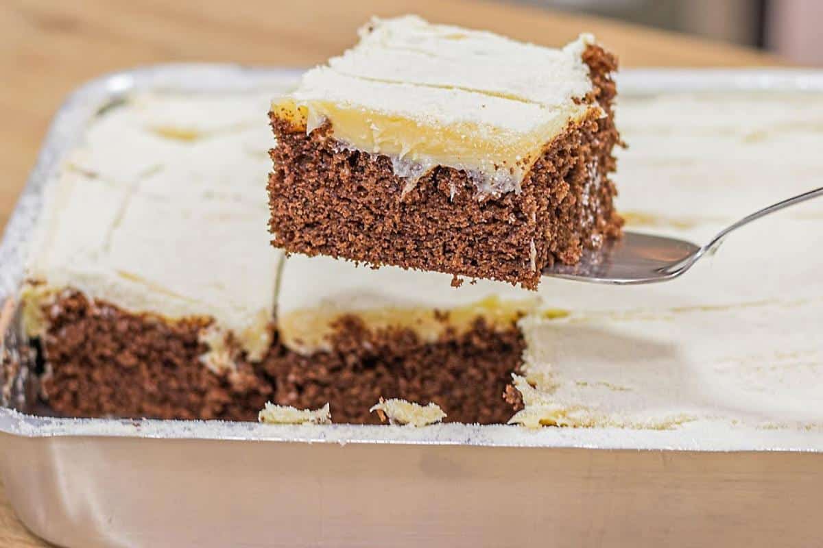 Receita de bolo choconinho na assadeira grande que é irresistível