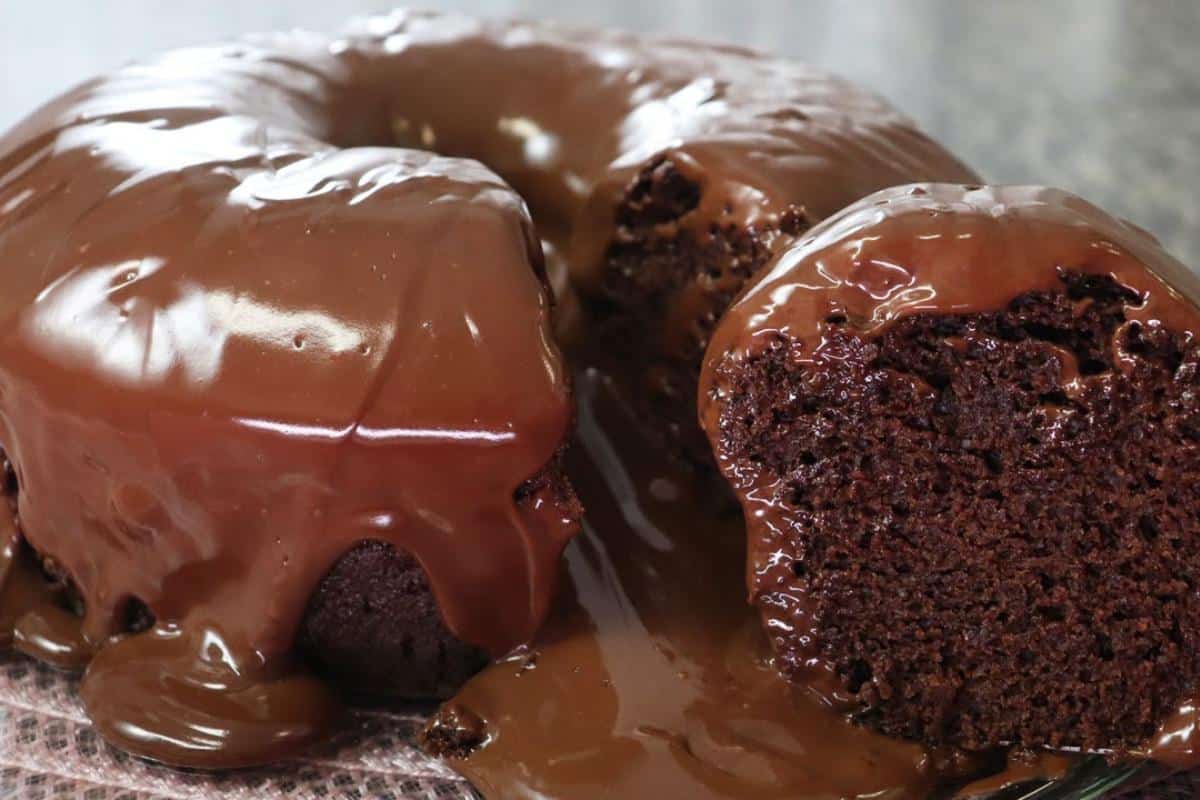 Como fazer bolo de chocolate sem ovo para o café da tarde