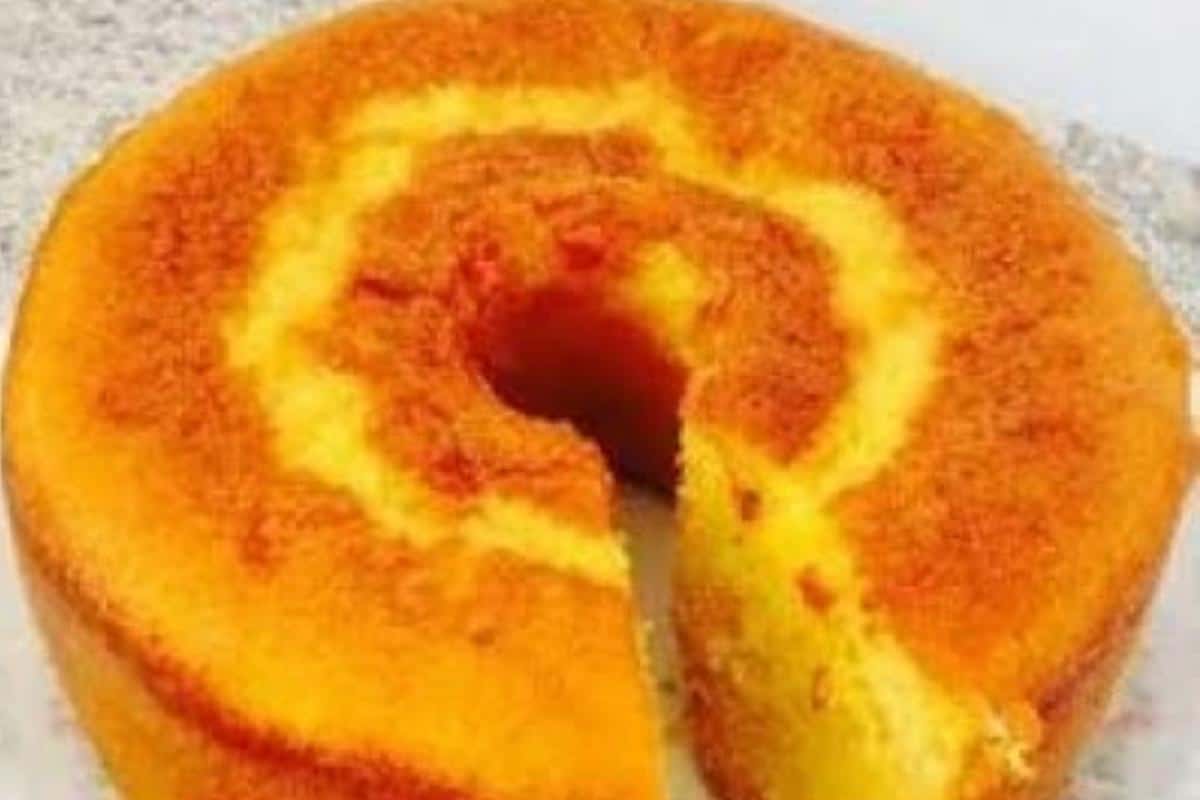 Bolo de fubá cremoso da roça para servir no chá da tarde das visitas