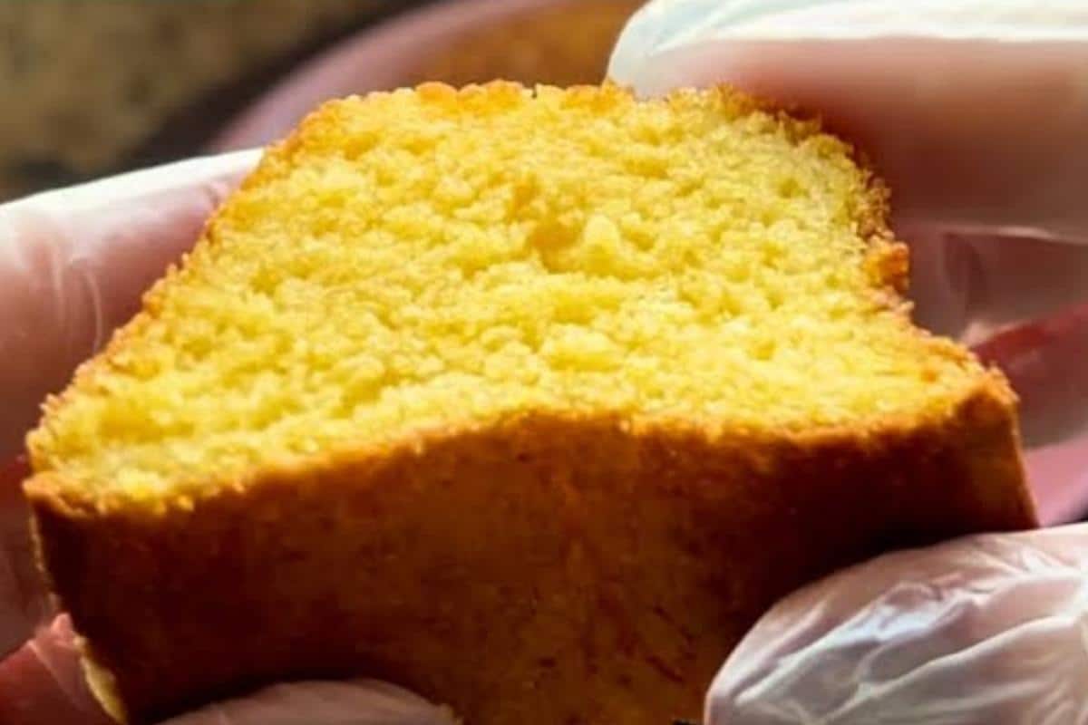 Receita de bolo de fubá sem farinha de trigo fácil de fazer para o lanche