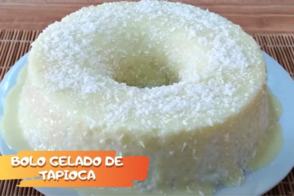Bolo de tapioca tão cremoso e molhadinho que até parece sobremesa