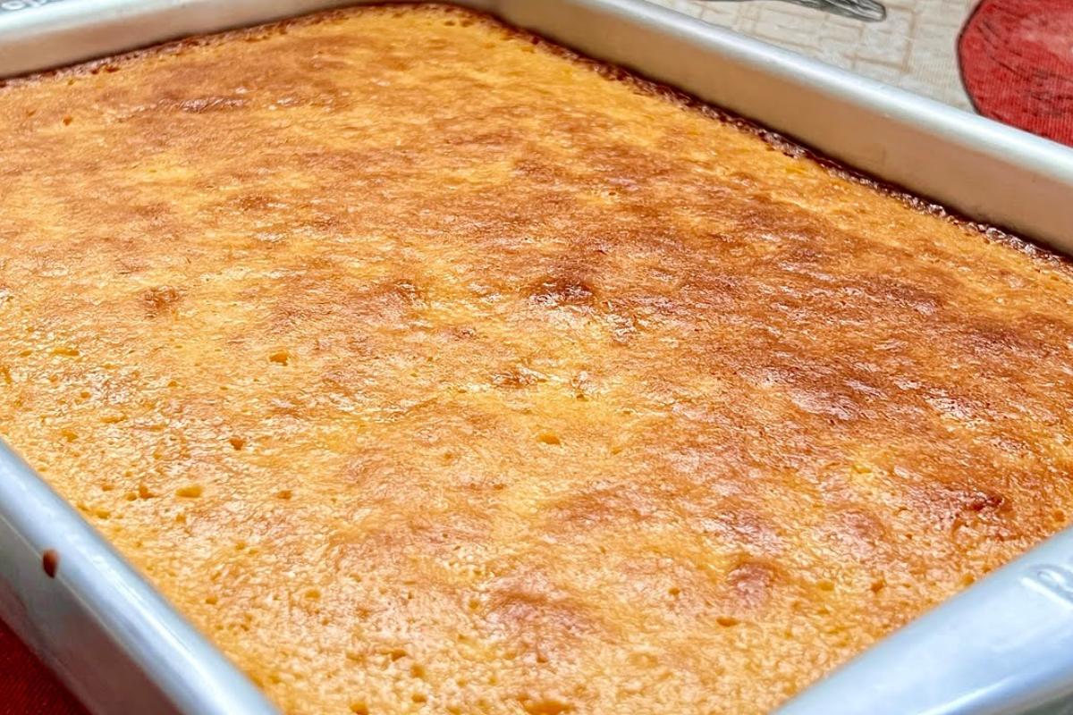 Bolo grande sem farinha muito saboroso para servir no chá da tarde da sua casa