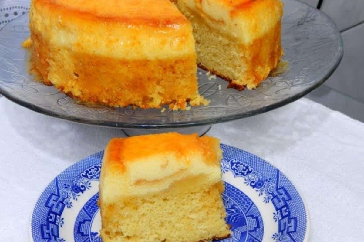 Faça um café da manhã especial de dia dos pais com esse bolo pudim delicioso