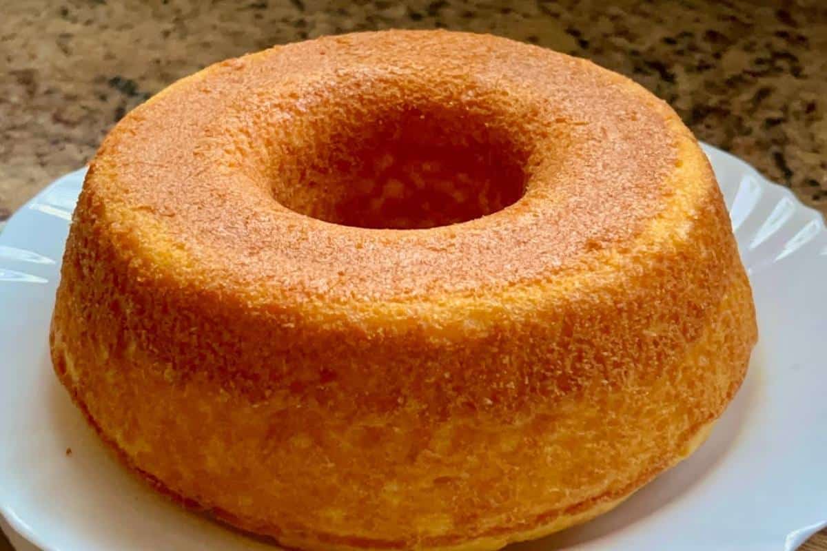 Como fazer bolo sem açúcar que fica gostoso e agrada todo mundo