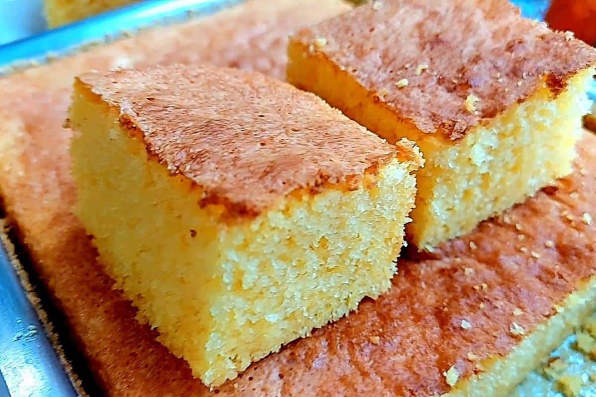 Como fazer bolo sem leite e sem trigo delicioso para saborear no lanche da tarde
