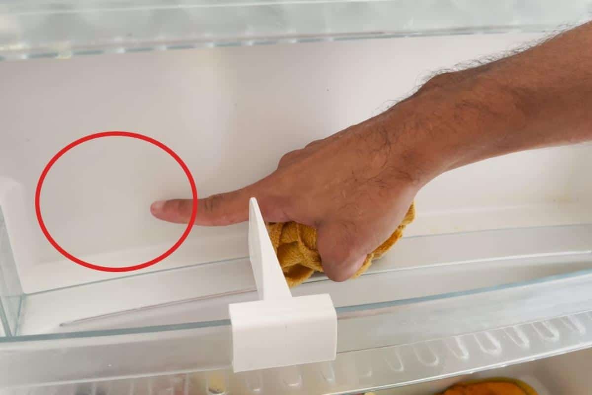 Misturinha para limpar geladeira por dentro que tira toda sujeira e mau cheiro