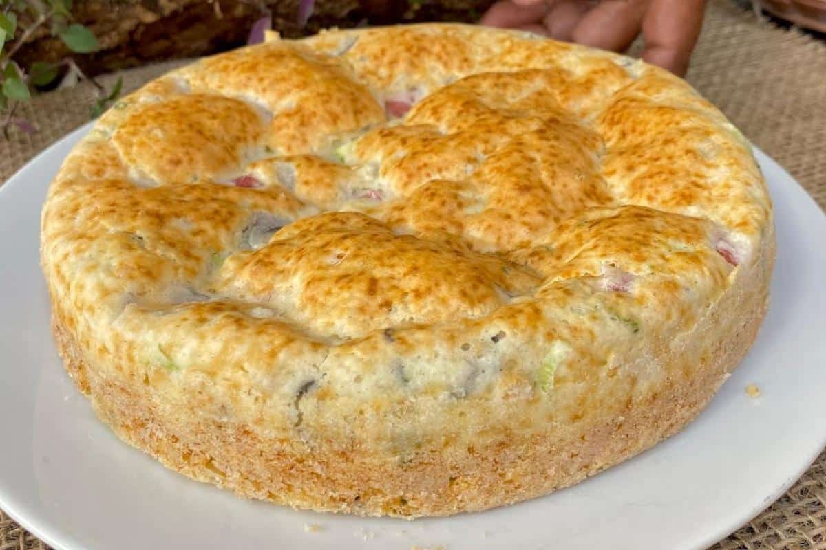 Torta cremosa sem trigo para servir no lanche ou até mesmo no jantar