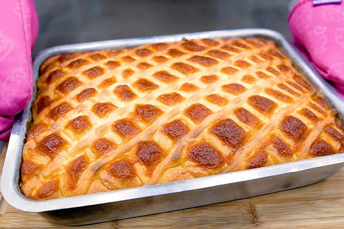 Torta de presunto e queijo com massa especial que desmancha na boca