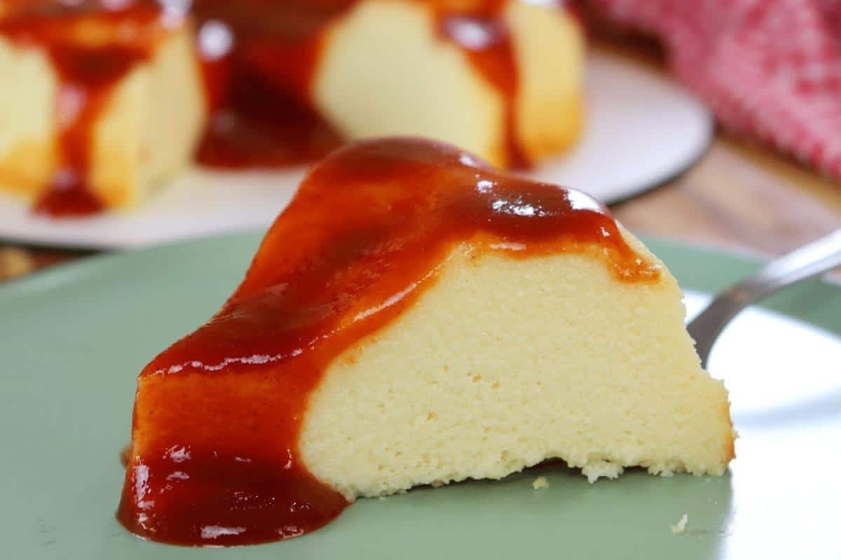 Torta romeu e julieta a mistura de queijo com goiabada que deixa todo mundo querendo