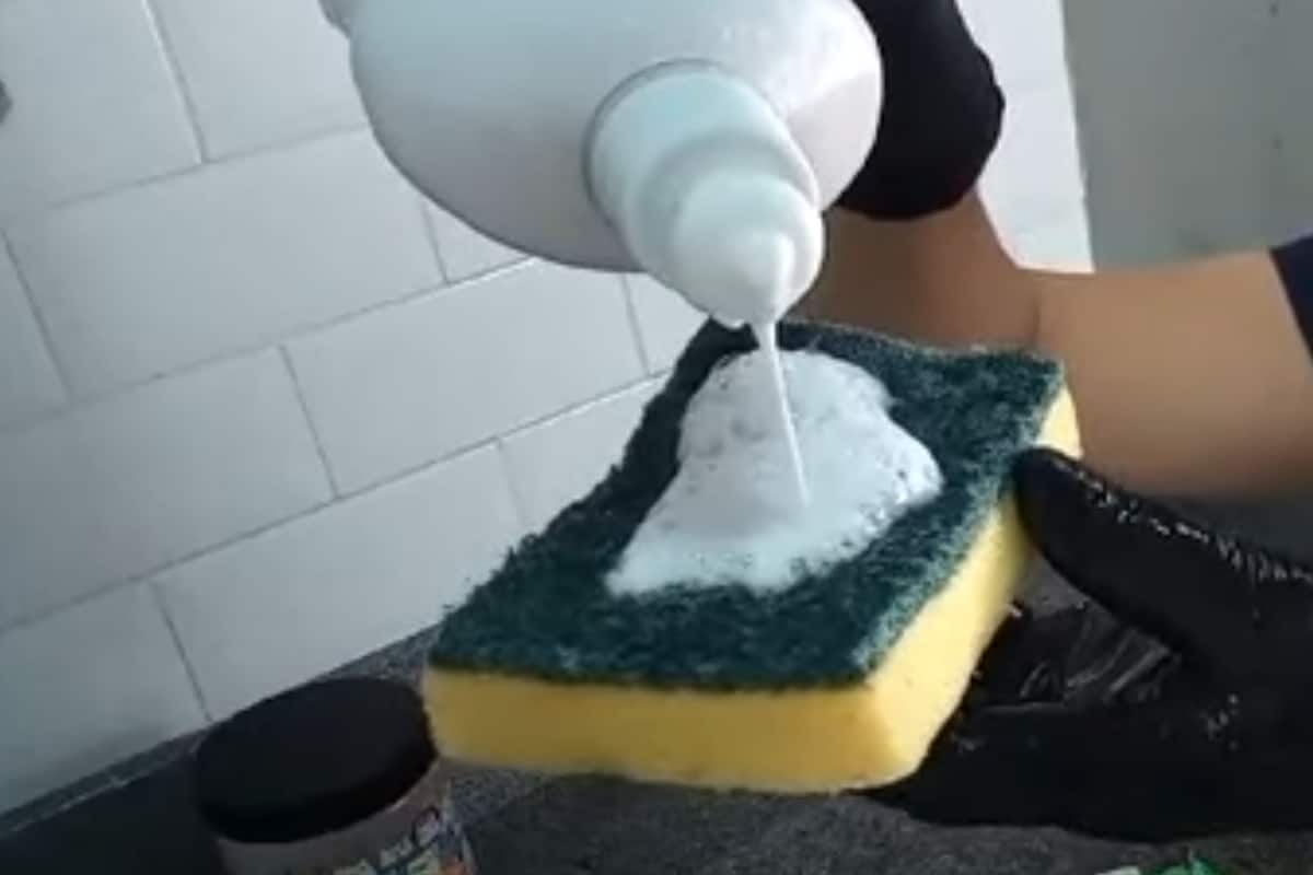 Especialista de limpeza ensina a fazer uma espuma mágica caseira removedora de gordura