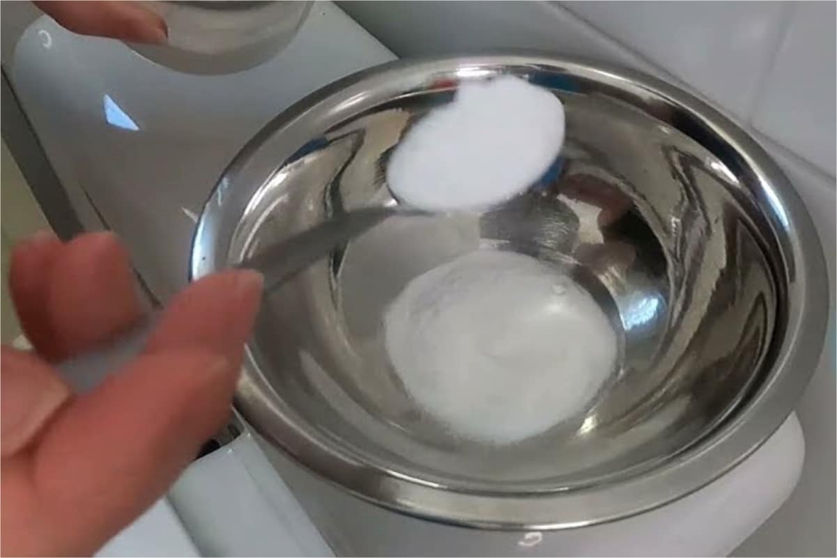 Misturinha para limpar box do banheiro que tira todas as manchas rapidinho