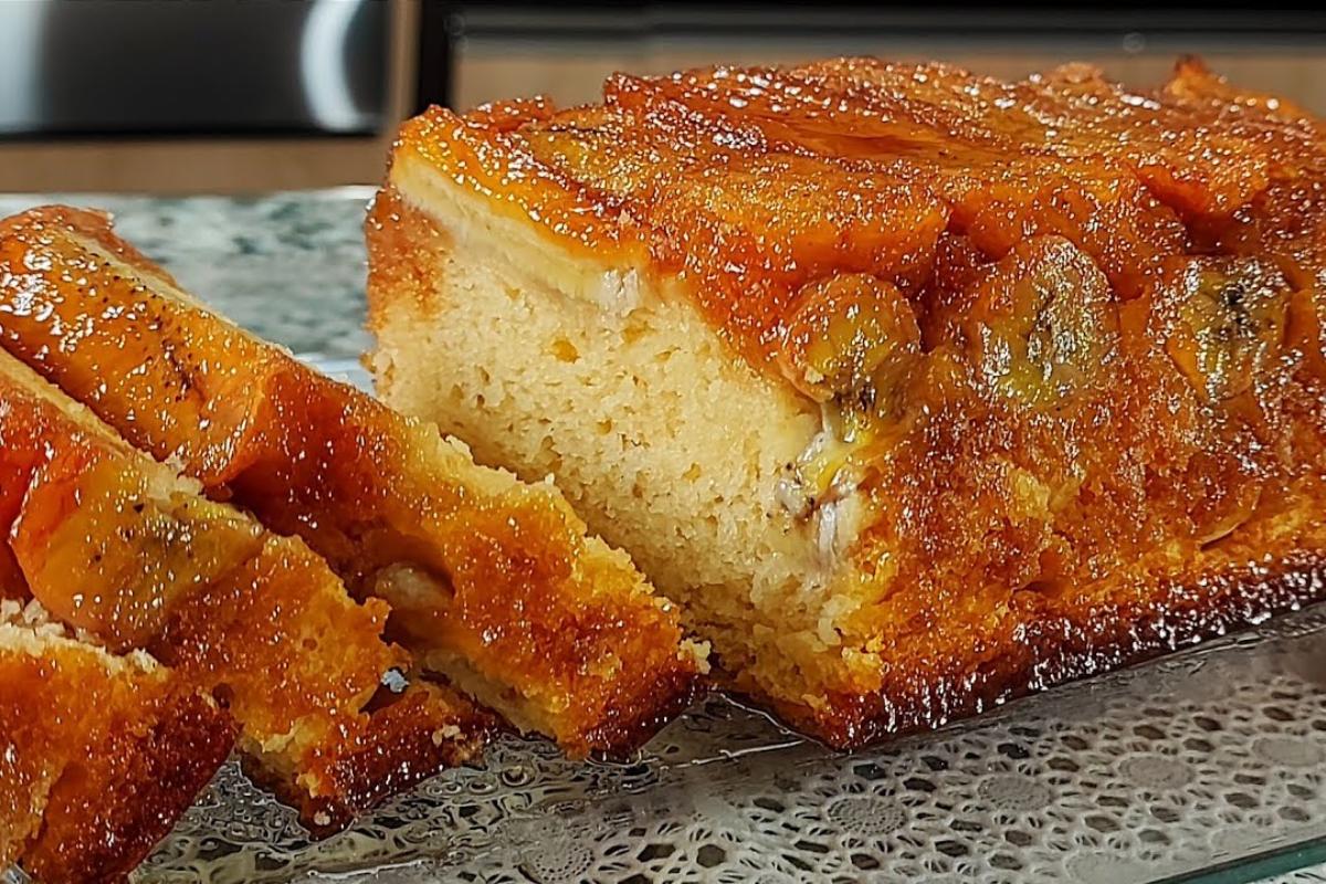 Bolo de banana delicioso para você fazer no lanche da tarde com as bananas que sobraram
