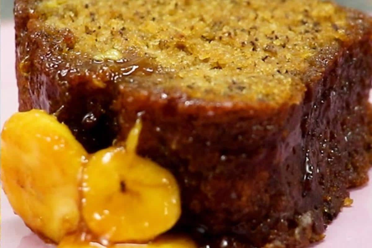 Bolo de banana zero lactose que fica uma delícia e vai te surpreender
