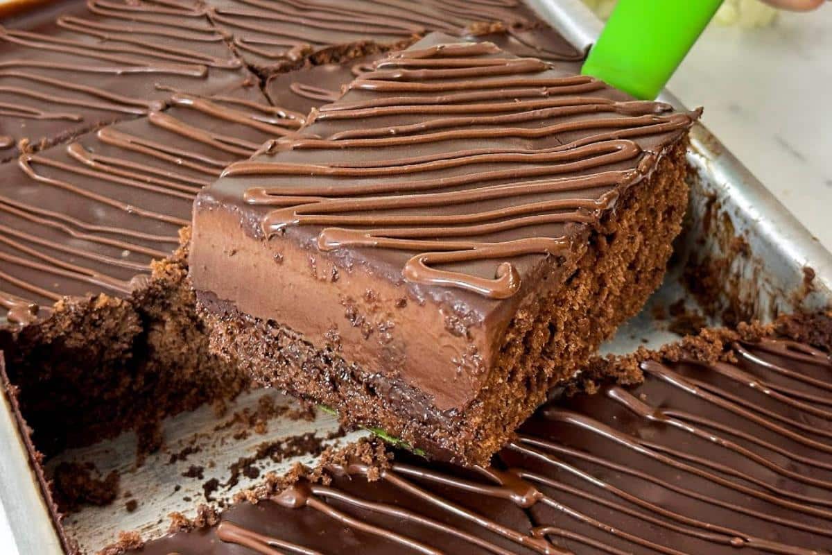 Esse bolo de chocolate é o melhor que já fiz muito cremoso e molhadinho