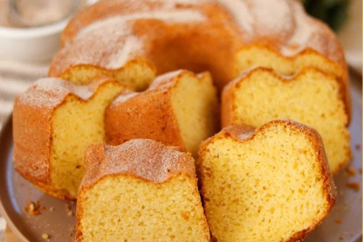 Bolo de fubá com um segredo que faz toda diferença para ficar macio e fofinho