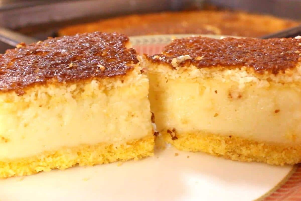 Bolo de fubá cremoso que é um pedaço mais gostoso que o outro