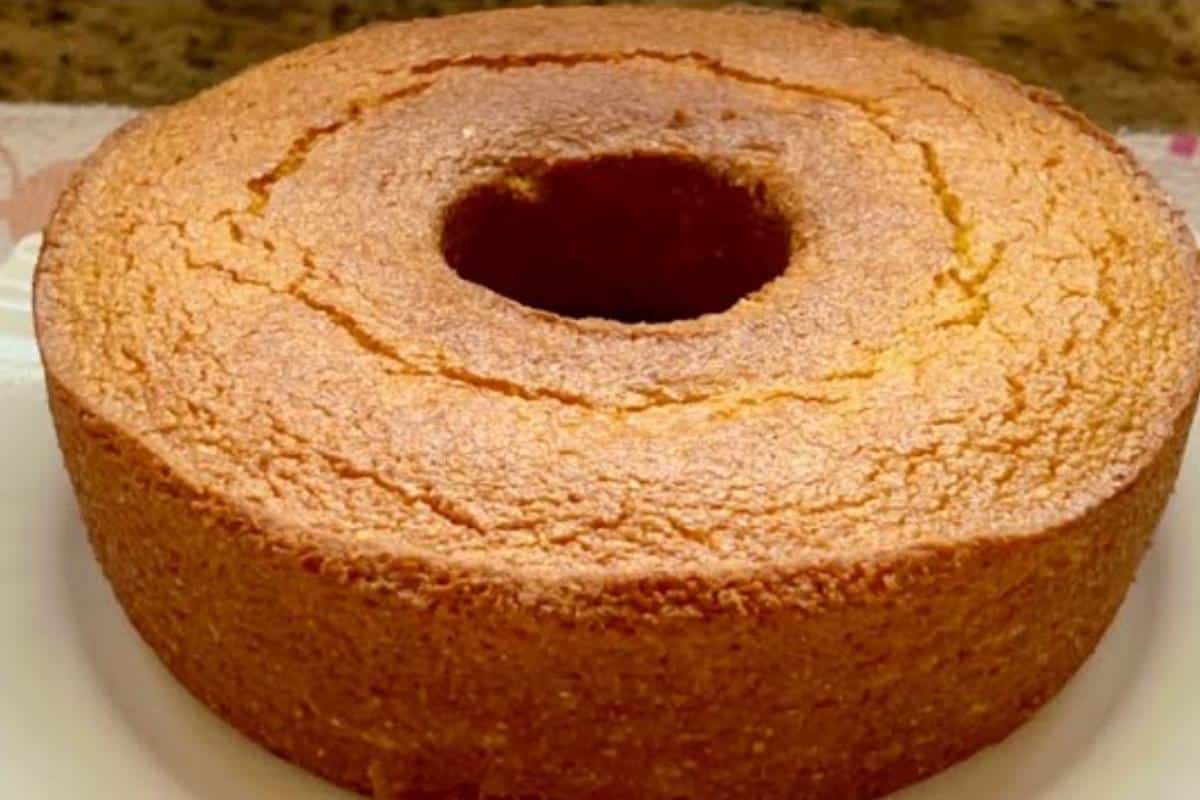 Bolo grande sem farinha para servir na hora que as visitas do fim de semana chegarem