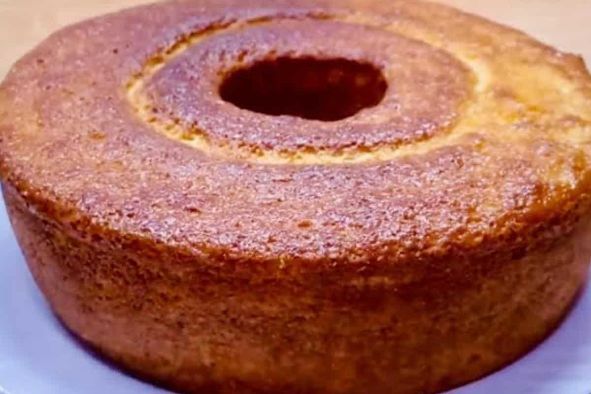 Como fazer bolo sem farinha de trigo fofinho e gostoso para servir no café