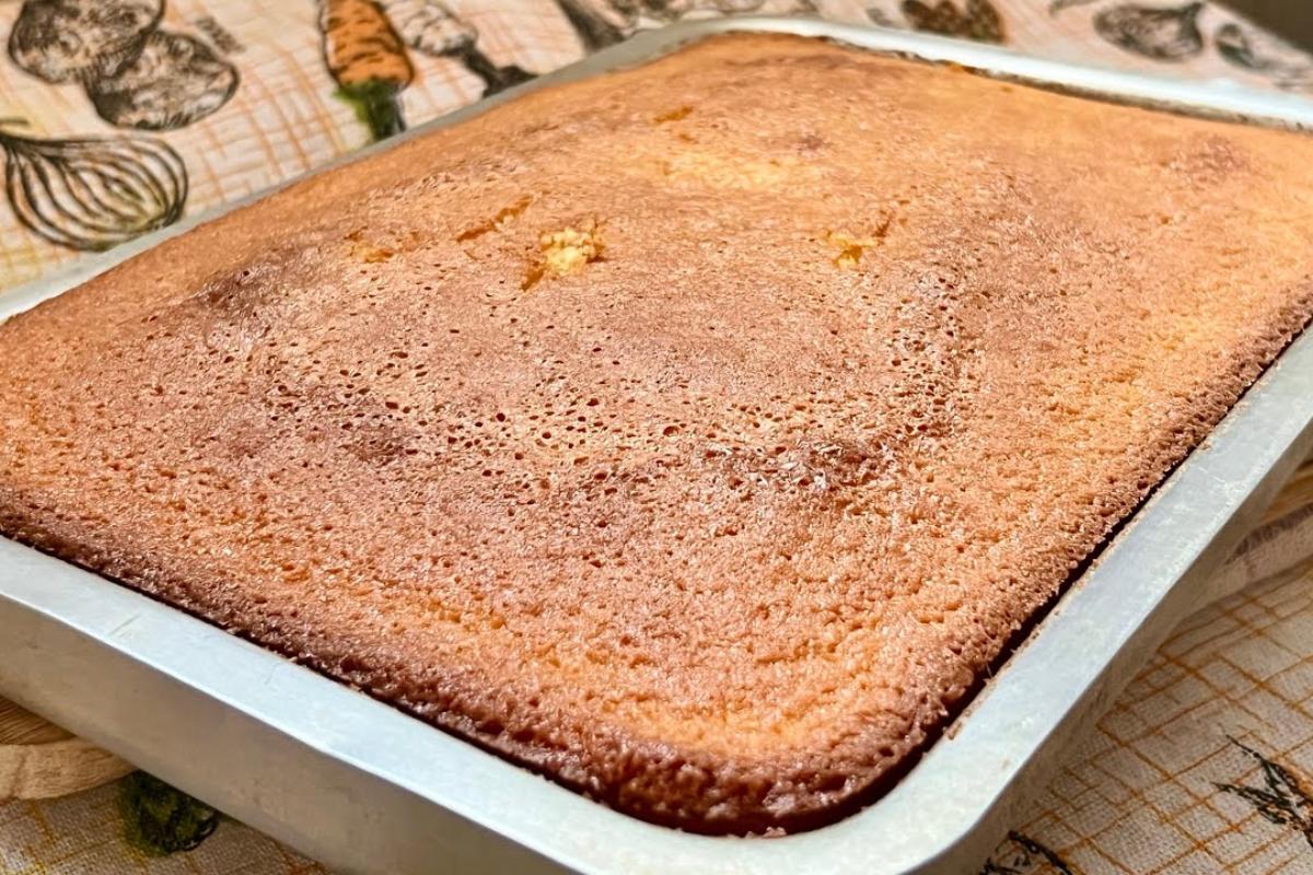 Receita de bolo sem farinha de trigo na assadeira grande que fica uma delícia